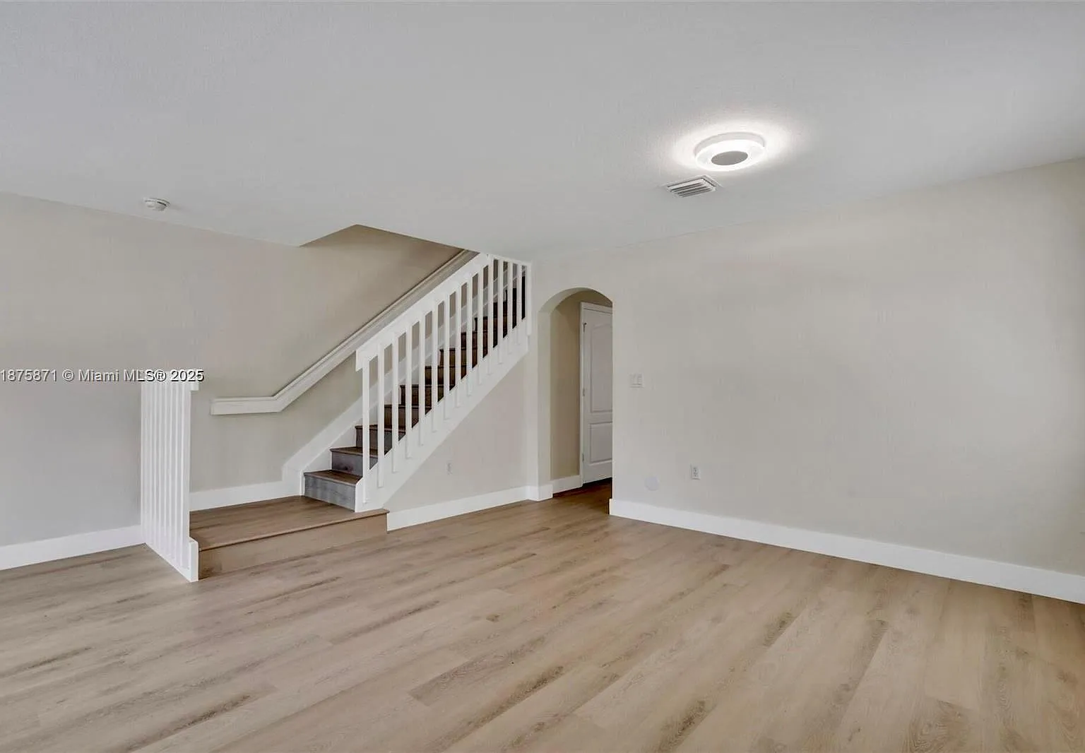 3 bed, 2.5 bath, 1470 sqft, $2,950 — Photo 4