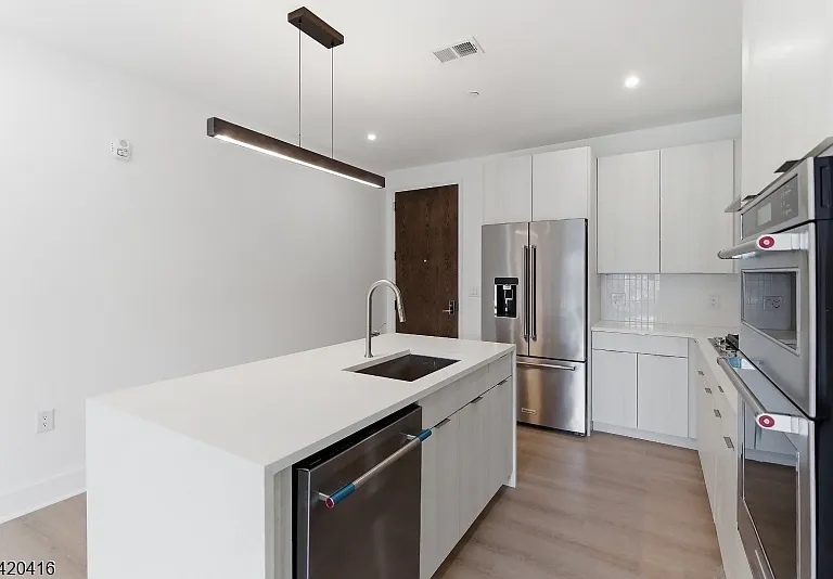 423 South Ave W #206 — Photo 11
