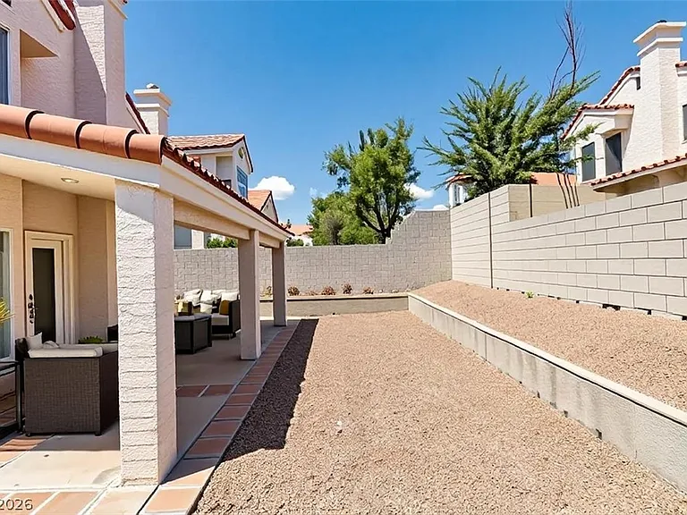 9712 Peacock Hill Cir — Photo 64