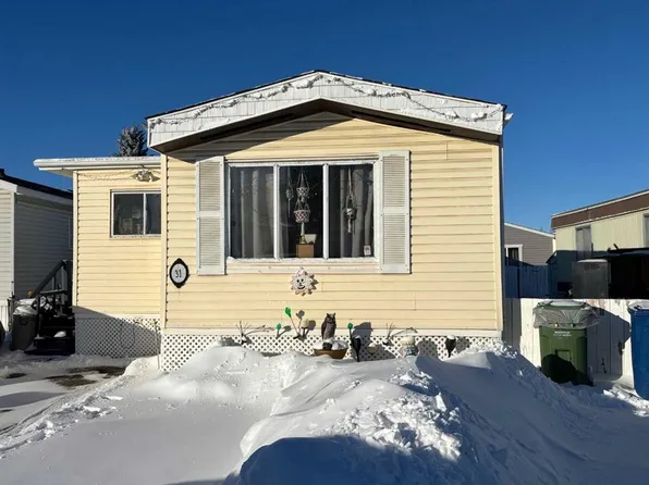 649 Main St N #31, Airdrie, AB T4B 1Z7