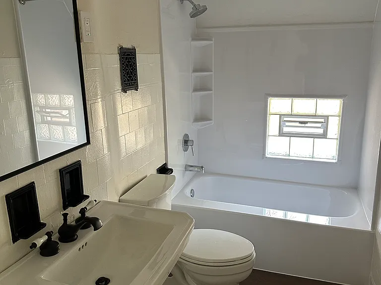 1617 N Van Buren St #A — Photo 12