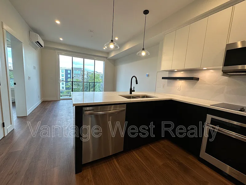1 bed, 1.0 bath, 558 sqft, $1,750 — Photo 2