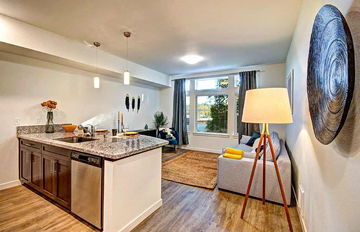 Emerald Crest Apartments — Photo 2
