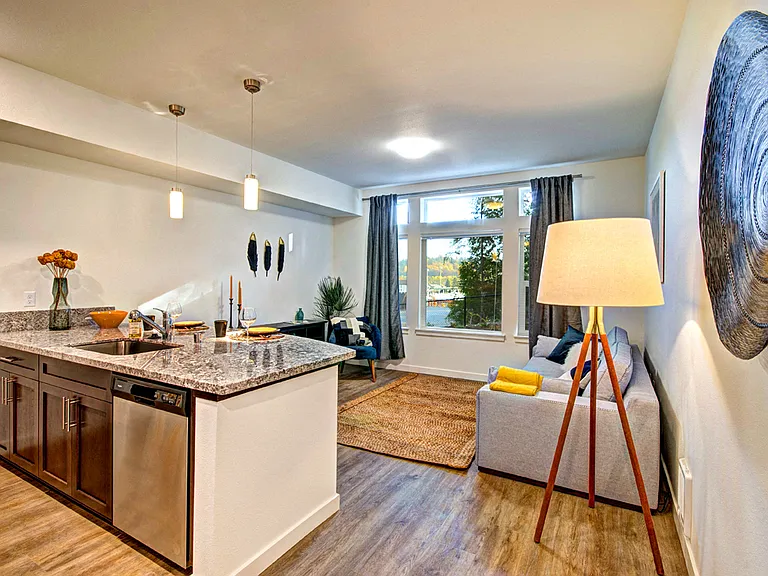Emerald Crest Apartments — Photo 2