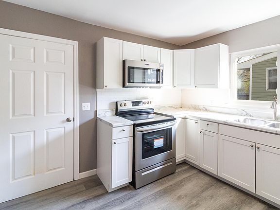 4th image of 5009 Greenview Dr