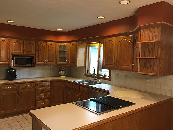 2nd image of 1679 Wedgewood Way
