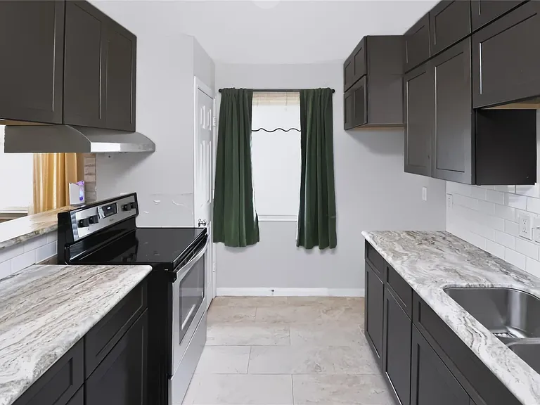 11930 Ashcroft Dr — Photo 18