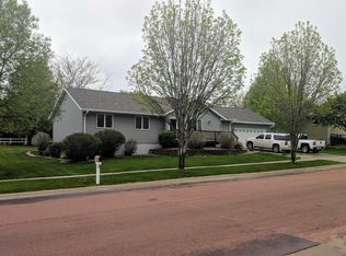 604 W 7th St, Dell Rapids, SD 57022