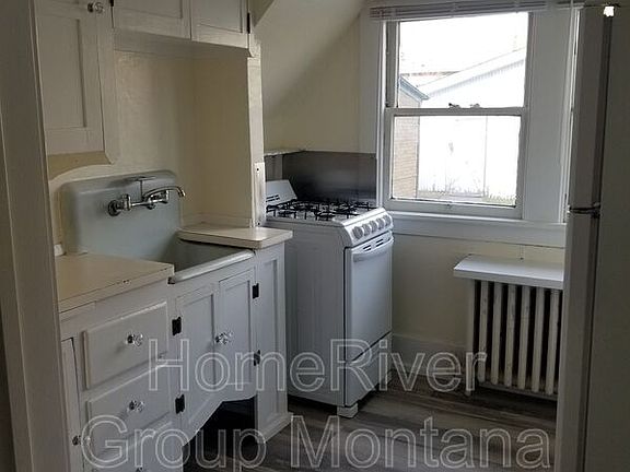 5th image of 334 W Alder St APT 2