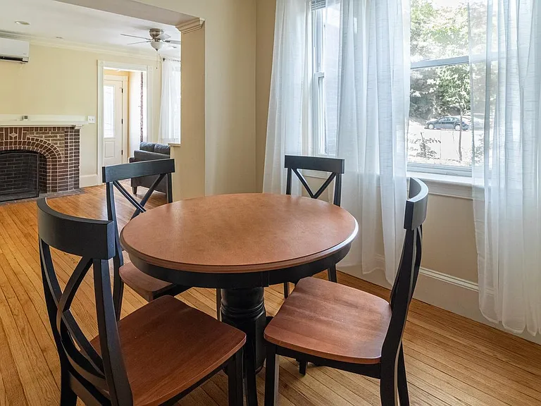 129 Chiswick Rd #6A — Photo 7