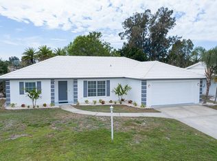 3229 Village Green Dr, Sarasota, FL 34239