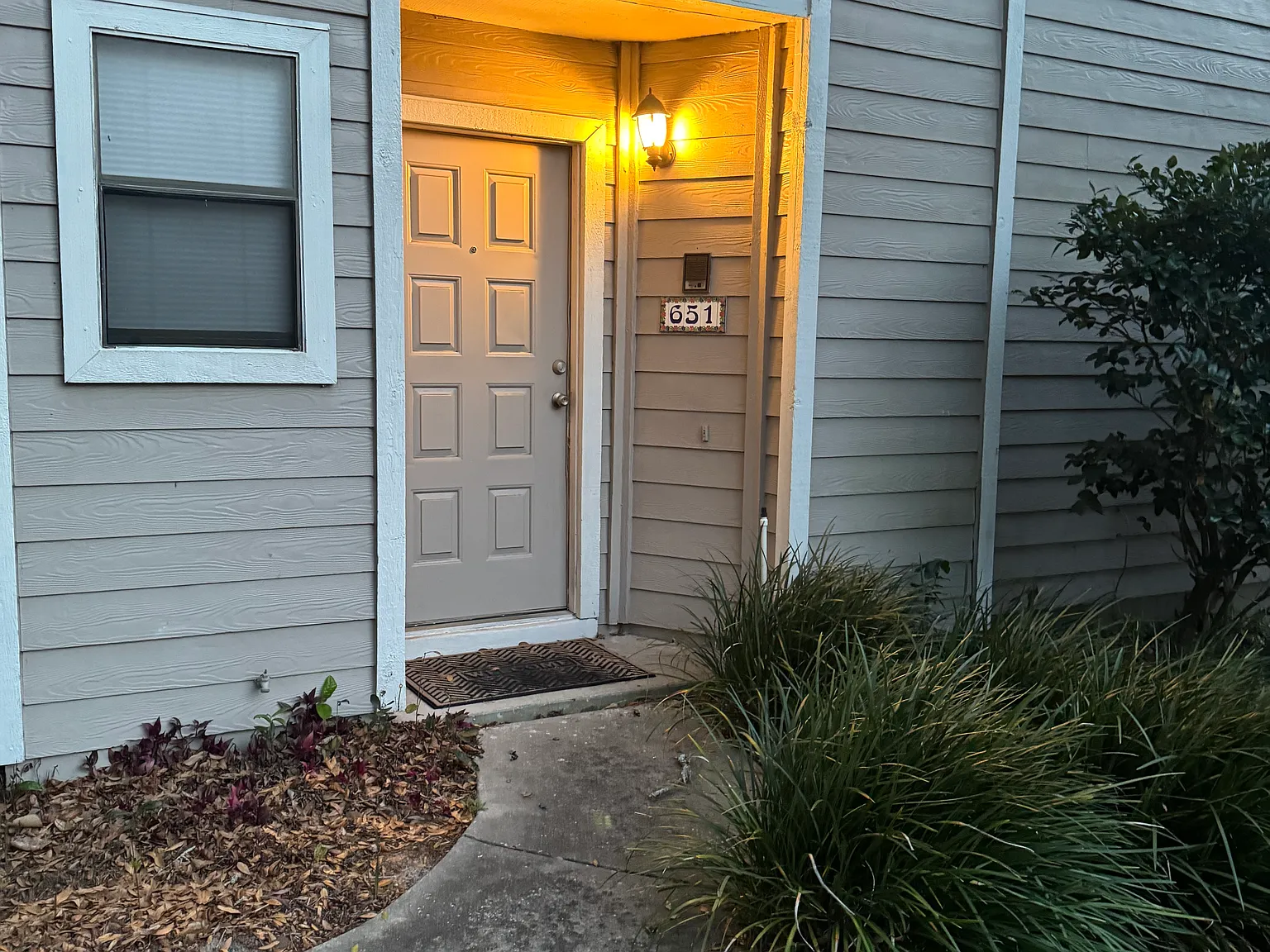 3 Bedroom 2.5 bathroom end unit Townhome in Country Creek — Photo 4