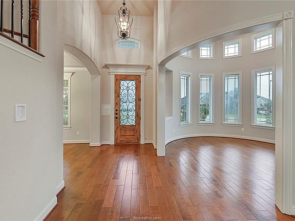 2nd image of 4311 Toddington Ln