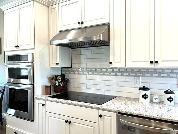 5th image of 462 Chablis Way