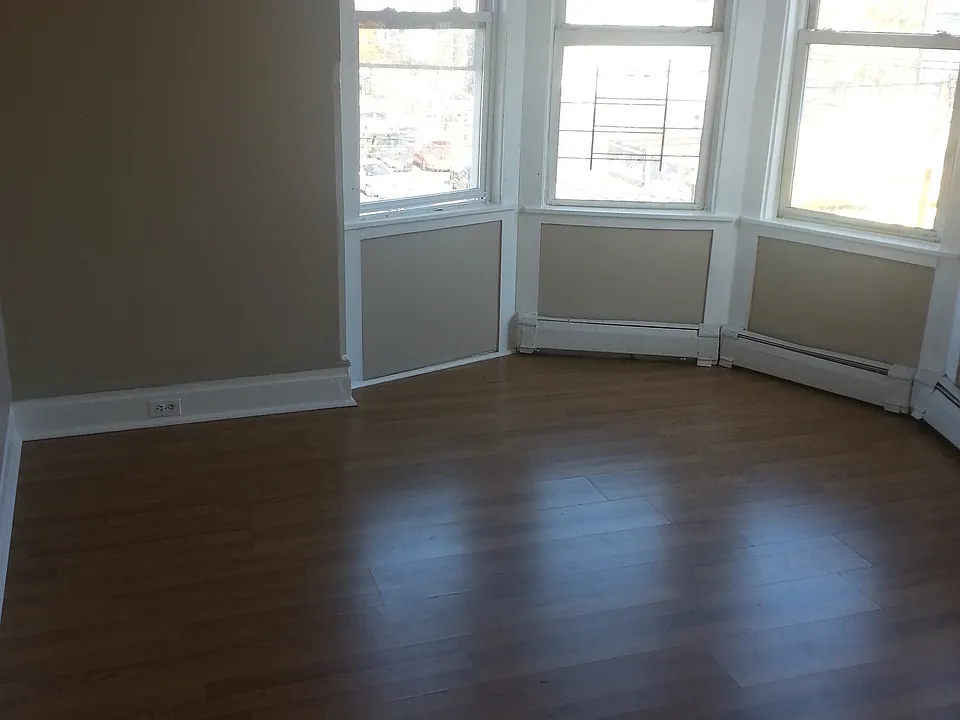 380 Avon Ave #3L — photo 3 of 6