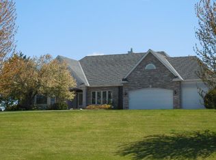 6 Bayhill Rd, White Bear Lake, MN 55110