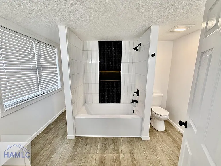 204 N Palm St — Photo 8