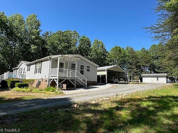3rd image of 186 Fisher Valley Rd
