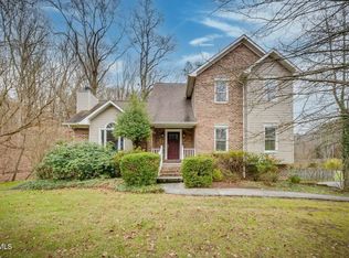 700 Woodgreen Ln, Kingsport, TN 37660