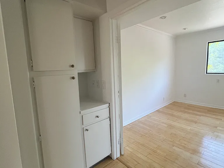 7307 Haskell Ave #4 — Photo 17