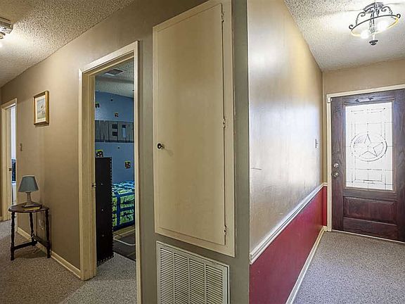 5th image of 611 Camellia Ave