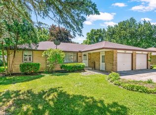 232 Yolane Dr, Sugar Grove, IL 60554