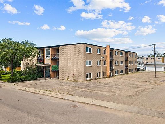 3rd image of UNIT 21-2620 5th AVENUE N