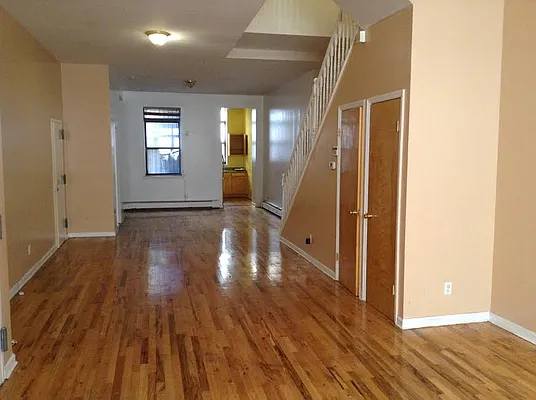 Rented by Premier Metro Realty Corp | media 4