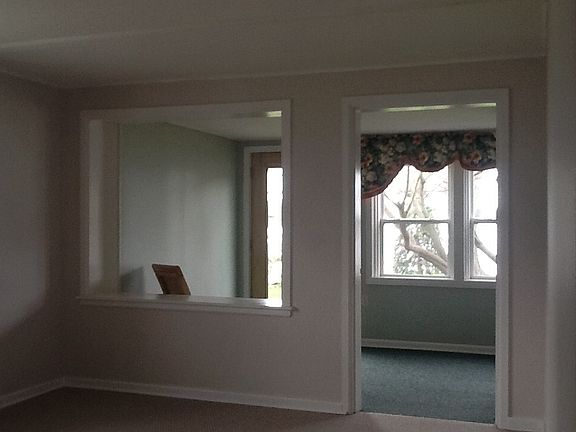 4th image of 1406 E Osterhout Ave