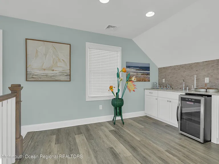 411 Harding Ave — Photo 44
