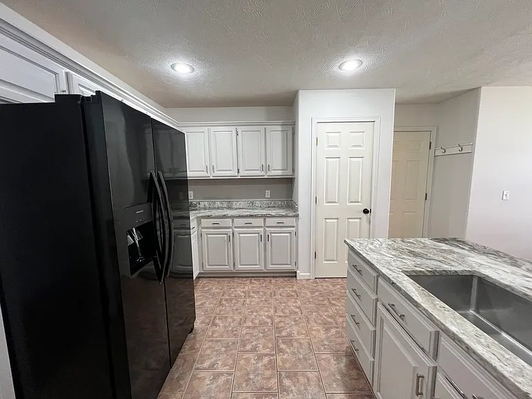 3600 N 28th St — Photo 3