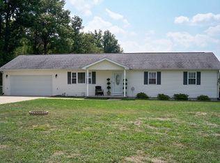 801 W 14th St, Johnston City, IL 62951