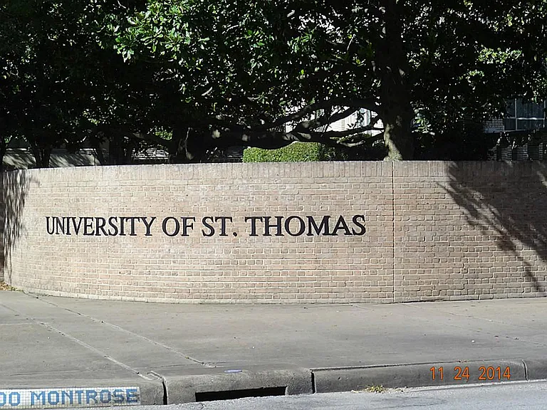 Walking distance to St Thomas University
