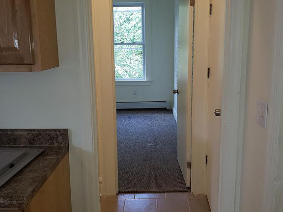4th image of 43 Willoughby St #2L