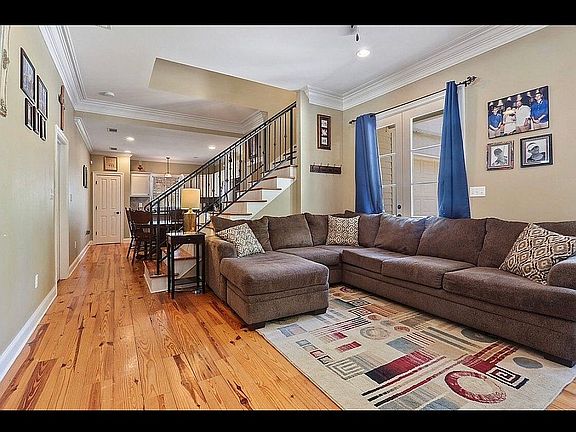 3rd image of 9904 Belle Dr