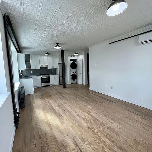 85 S Broadway #200 — Photo 4