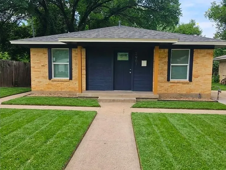 2901 Silkwood St — Photo 1