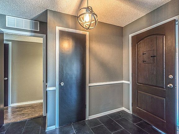 3rd image of 3725 Tulane Cir