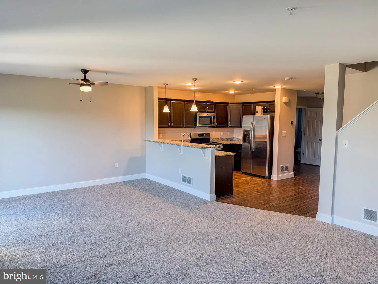 3 bed, 2.5 bath, 1660 sqft, $2,250 — Photo 4