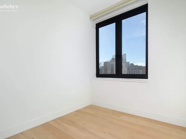 550 Metropolitan Avenue image 7 of 10