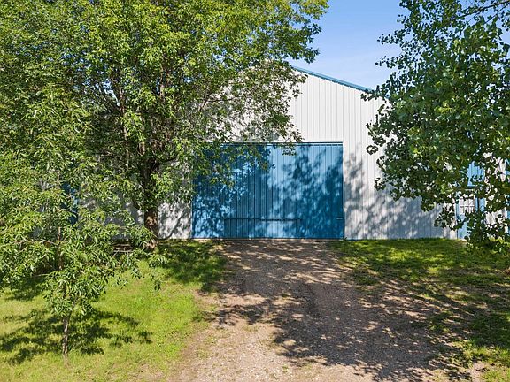 5th image of 15849 Maple Ridge Rd