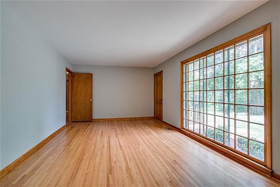 5th image of 2624 Lishwood Dr