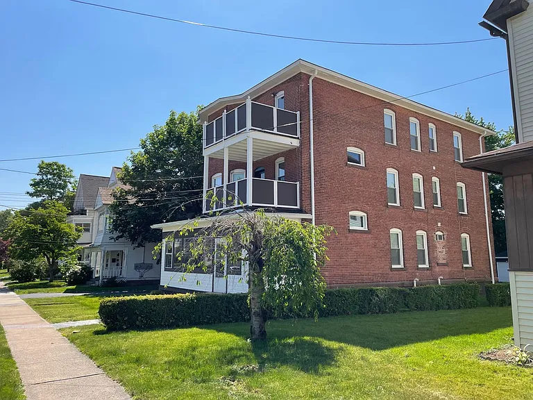 33-35 Fairview St — Photo 1
