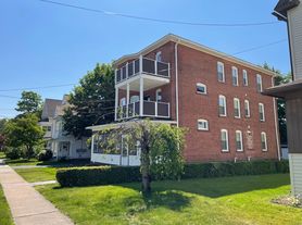 33-35 Fairview St, 1