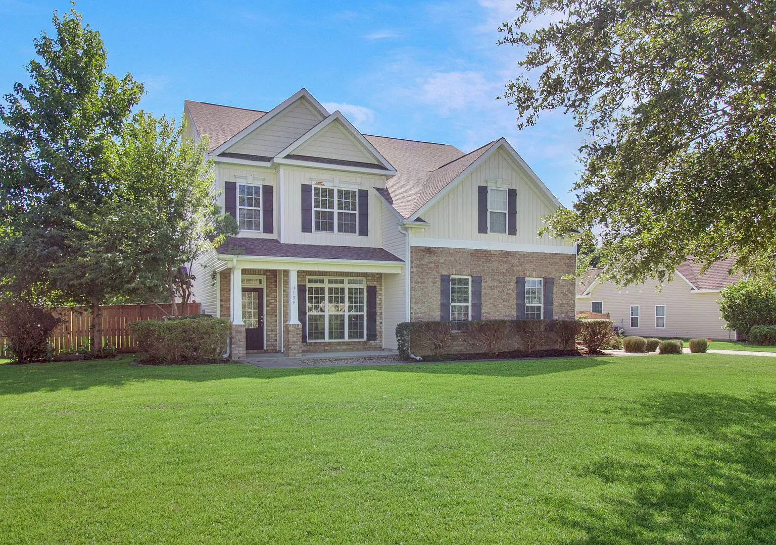 Huge 6 Bedroom Home In The Bluffs On The New River — Photo 1