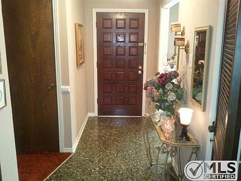 2nd image of 425 Tanglewood Dr