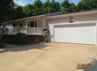 2820 Lynne Rd, Akron, OH 44312