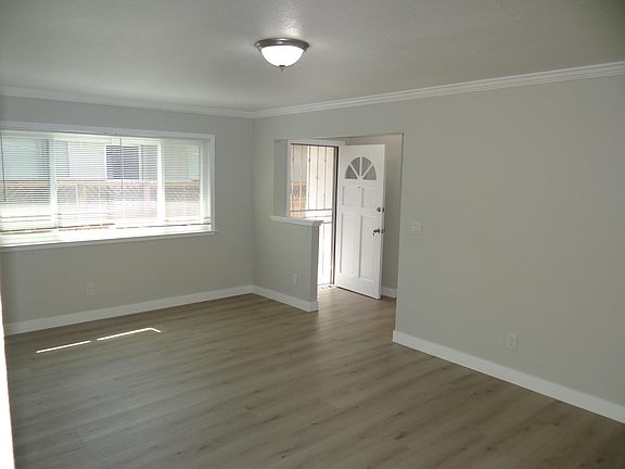 5th image of 8642 Beverly Ln