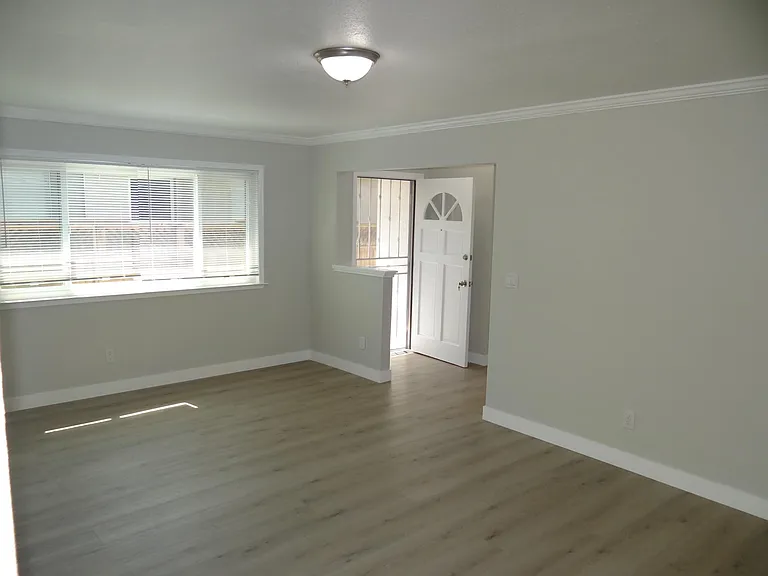 8642 Beverly Ln — Photo 5