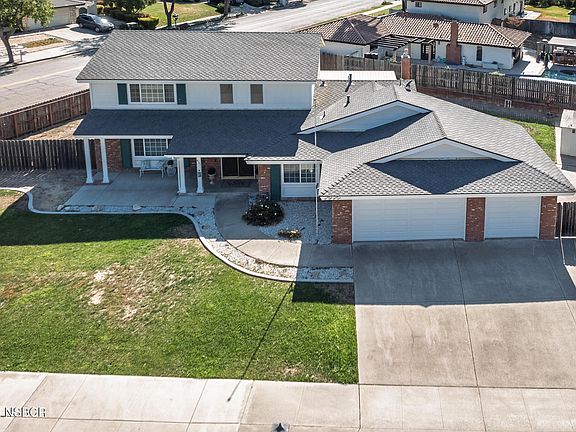 3rd image of 4541 Coachman Way